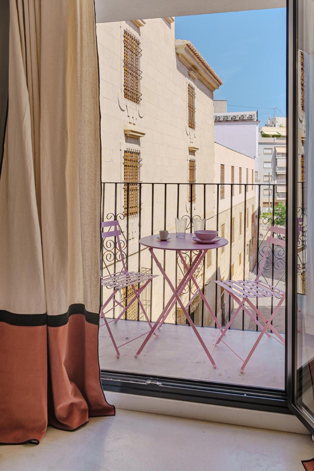 Apartment With Exceptional Charm In Historic Center Of アリカンテ エクステリア 写真