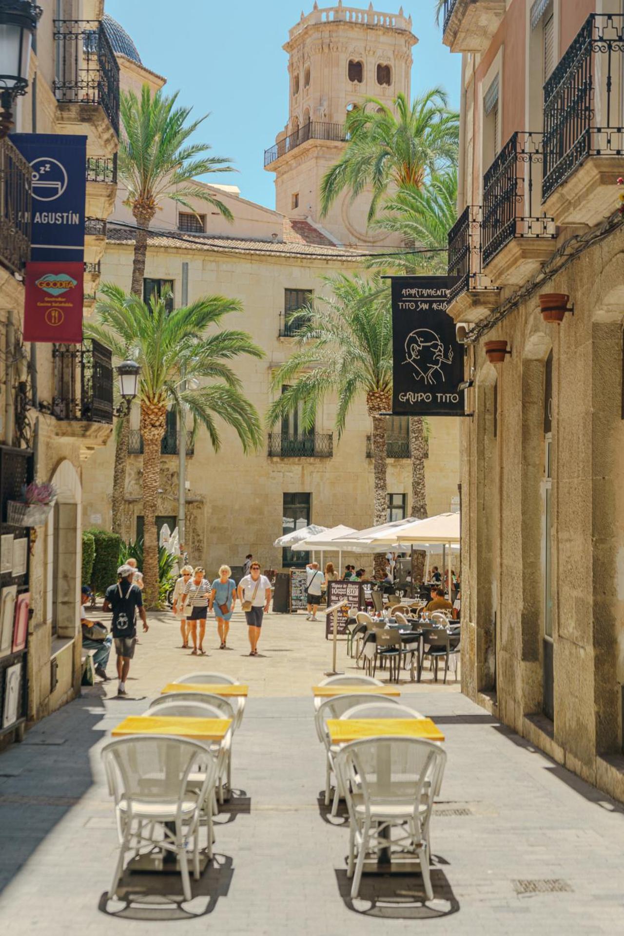 Apartment With Exceptional Charm In Historic Center Of アリカンテ エクステリア 写真